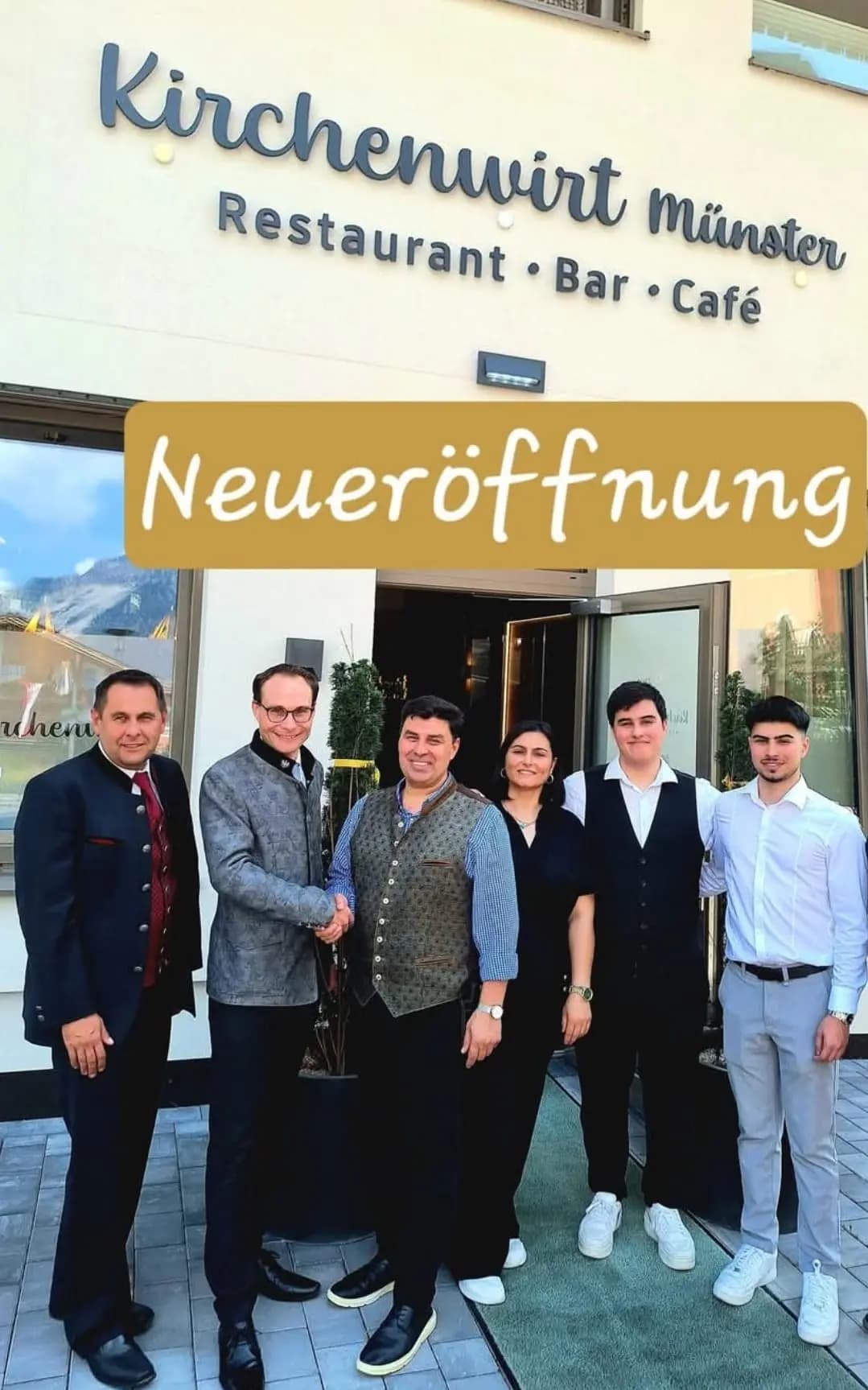 Das Team vom Kirchenwirt Münster bei der Neueröffnung